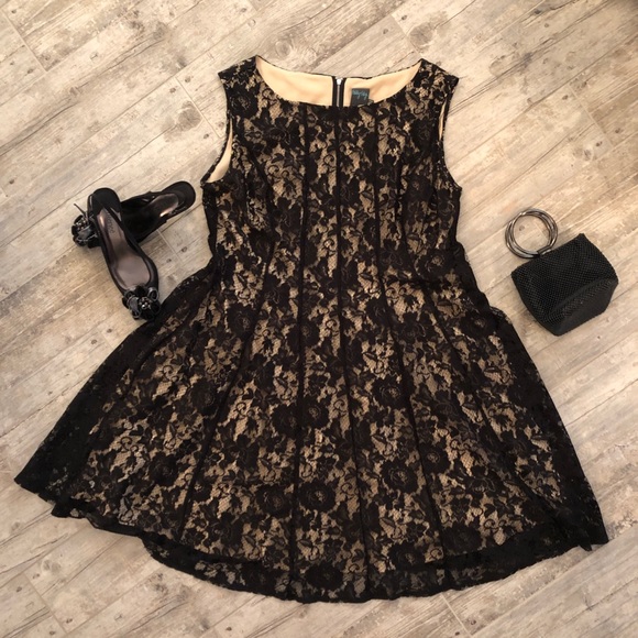 Gabby Skye Dresses & Skirts - EUC Beautiful fit and flare black party dress 14w